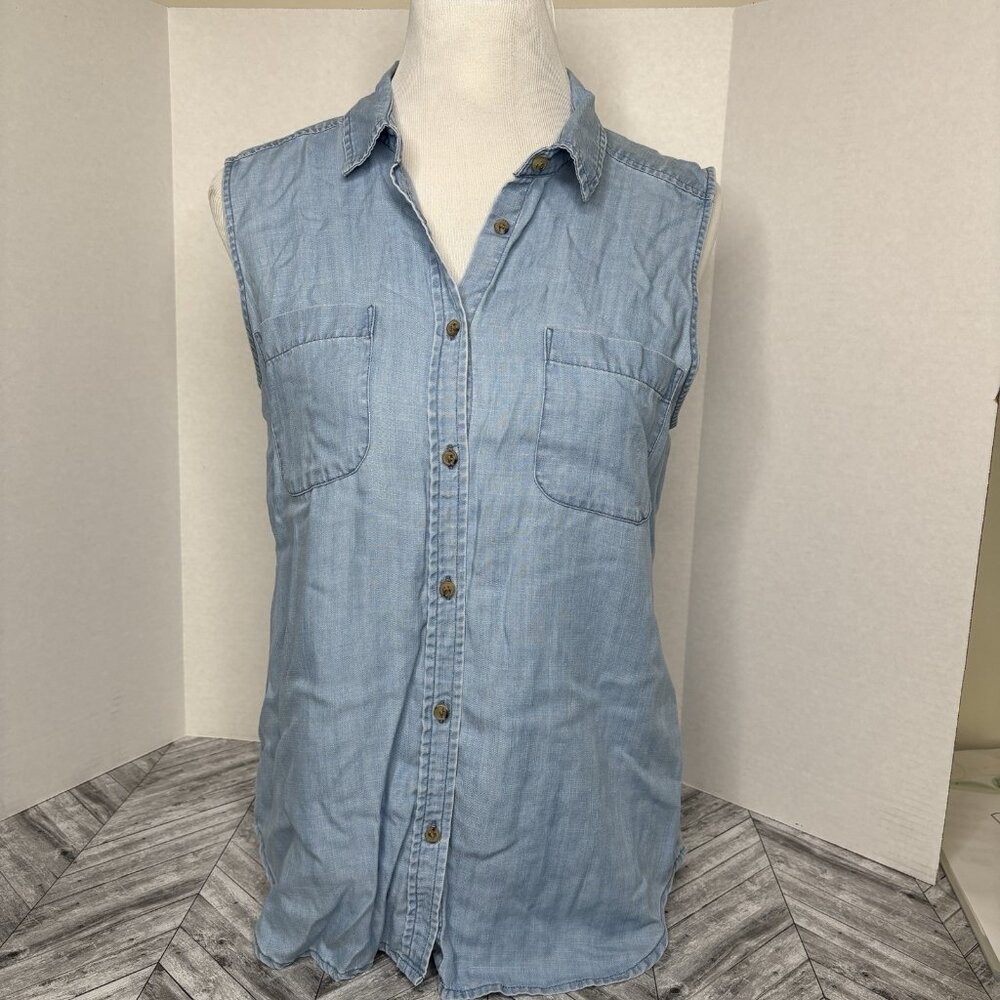 American Eagle Denim Womens Medium Button up Two Pocket Sleeveless Shirt EUC